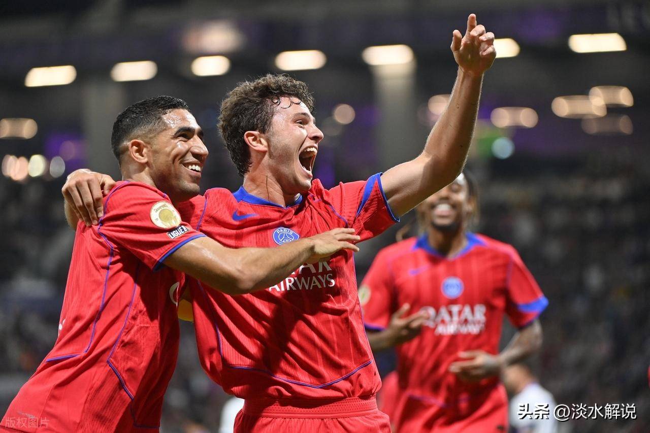 壹号娱乐app安装包含窗口期欧冠传出新动向,巴黎圣日耳曼篮板制胜,管理层表态——态度坚定,年轻球员得到机会的词条